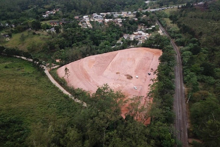 TERRENO TERRAPLANADO